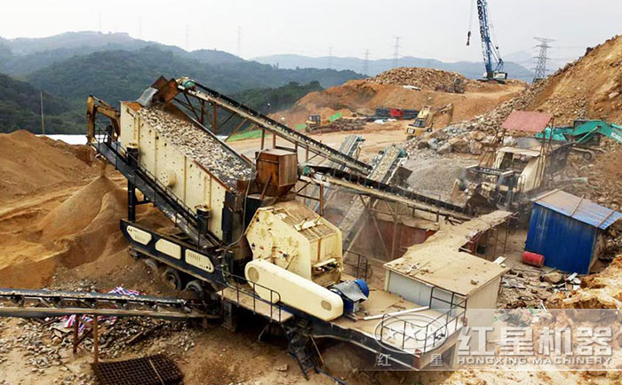 湖北反擊式移動(dòng)破碎站處理建筑垃圾現(xiàn)場